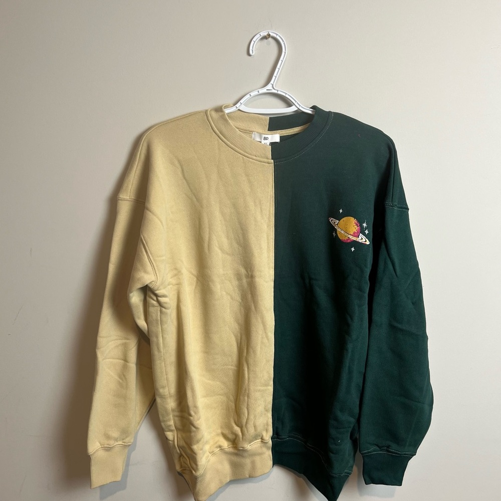 BP. Women’s Color Block Graphic Sweatshirt
